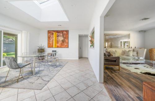 Hampton Bays Casa | Year-Round Private Jacuzzi - Peaceful Fenced Yard