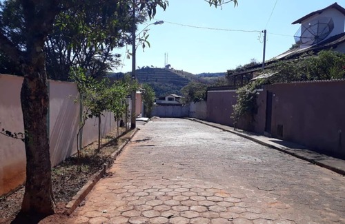 Coronel Xavier Chaves Casa | Yellow House CXC con 04 habitaciones