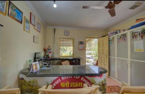 Zirad Complejo | Yellow House