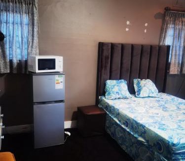 Greater Johannesburg Metropolitan Area Casa | Yellow Stars Guesthouse 1hr 2hrs 3hrs Day Rest