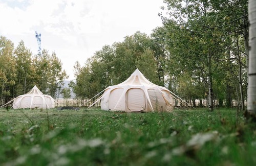 Island Park Casa | Yellowstone Luxury Bell Tent Sleeps 3