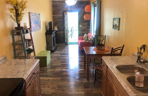 Palisades Casa | Yellowstone Tiny house- Valley Village