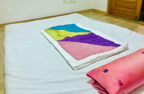 Gahoe-dong Casa | Yeon Dang Guesthouse