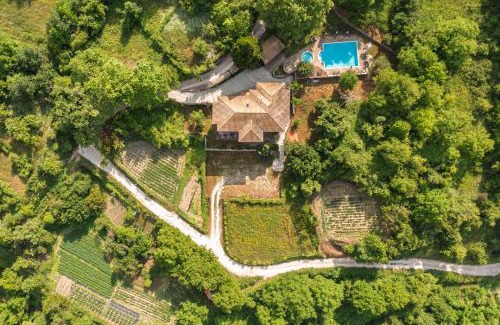 Dhomnista Hotel | Yliessa Chalet