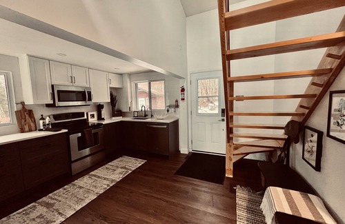 Irondale Cabina | Yogi's Lakefront Cabin