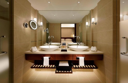 Nishi Hotel | Yokohama Bay Sheraton Hotel & Towers