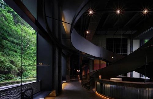 Yuzhong Hotel | YOLO Eling Art Museum Hotel