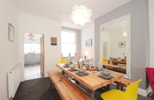 Heworth Casa | York Boutique House- spacious & stylish with free parking