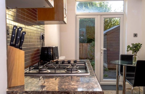 Heworth Casa | York citiSTays 3 bed house, free parking, games room