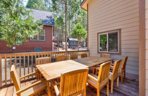 North Wawona Casa | Yosemite Base Camp- Updated cabin INSIDE Yosemite!