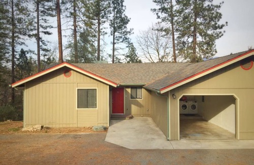 Oakhurst Casa | Yosemite Expedition Great Location by Casaoso