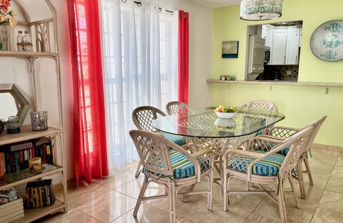 Williams Town Casa | Te mereces quedarte en esta casa adosada frente al mar 3br