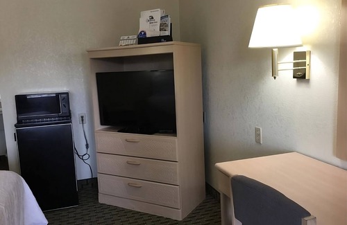 Cabot Casa | You Found It! 4 Comfortable Units, Free Breakfast & Parking, Pets Allowed, Pool