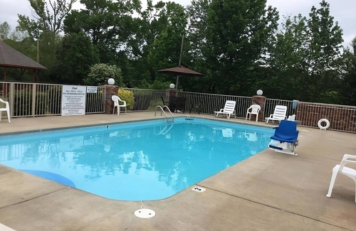 Cabot Casa | You Found It! 4 Comfortable Units, Free Breakfast & Parking, Pets Allowed, Pool