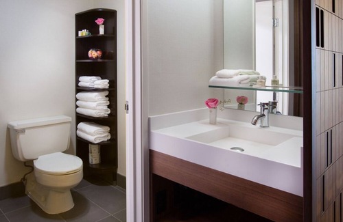 Wilburton Casa | You Found it! Convenient Room, Close to Best Restaurtants and Shopping Malls!