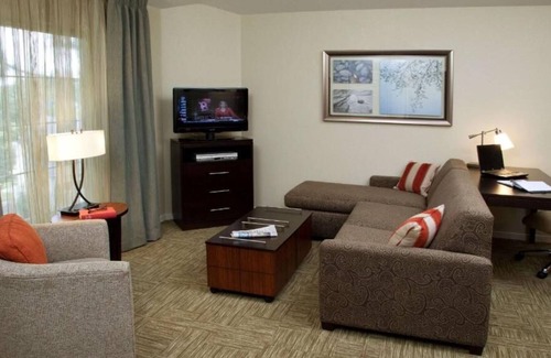 Sunnyvale Complejo | You Found it! FOUR Comfortable 1BR Suites, Outdoor Swimming Pool, Pets Allowed!