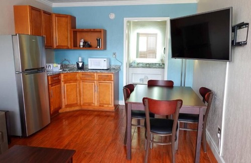 June Park Casa | You Found It! Free Breakfast, Free Parking, Pool