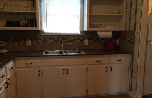 Prairieville Casa | ¡Te encantará cocinar en esta cocina! ¡Está cargado de espacio!