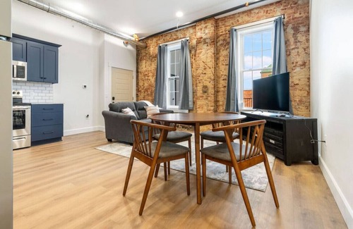 Millersburg Apartamento | Young Suite - American Hall