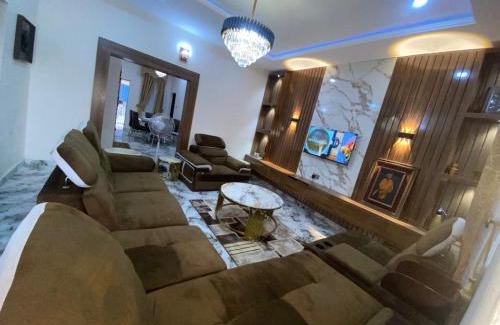 Oshodi-Isolo Apartamento | Your Elegant Home