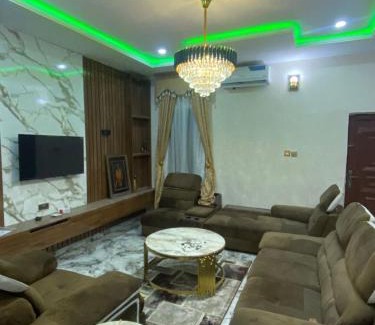 Oshodi-Isolo Apartamento | Your Elegant Home