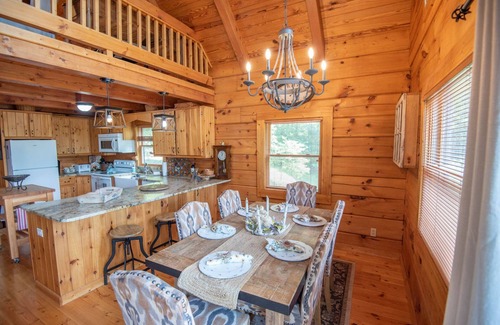 Buck Mountain Cabina | Your Hideout Near Hot Spots | 5 Mins to Great Eats | Buena Vista Log Cabin