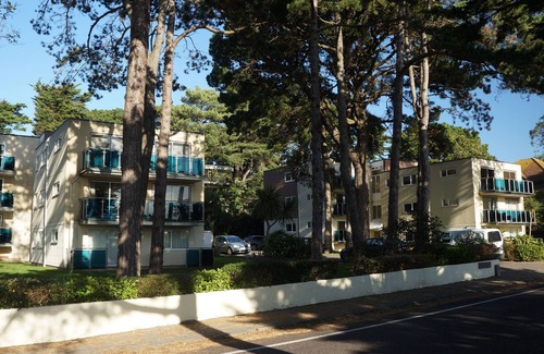 Sandbanks Apartamento | Su apartamento está a solo 100 metros de playas galardonadas en la península de Sandbanks.