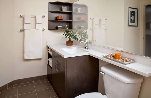 Horsham Casa | Your Home Away From Home! Free Parking, Pets Allowed, Near Speed Raceway