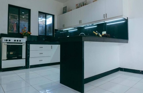 Bacolod Casa | Your home away from home 3 rooms & 24 hours guard