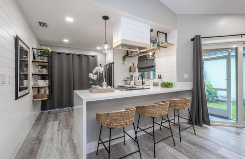 Davie Casa | Your-Home-Away-From-Home.