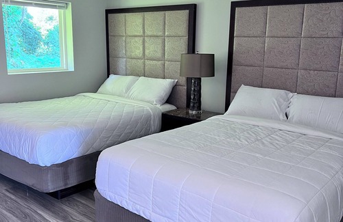 Redwood Hotel | Your home away from home