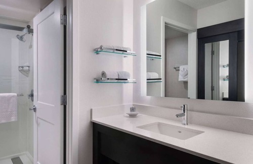 Mount Tabor Complejo | Your Home Away From Home! Fully-equipped Kitchen, Free Breakfast, Pets Allowed!