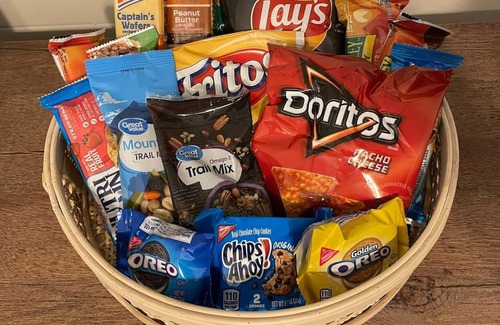 Kansas City Casa | {Your KC Spot} See Arrowhead from the driveway!