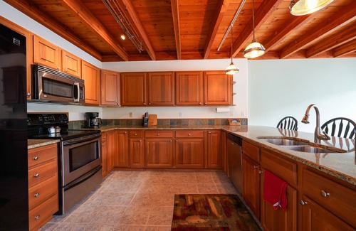 Sagle Casa | Your Lake Pend Orielle Get Away, beautiful waterfront home with private dock