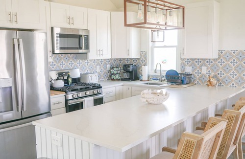Manahawkin Casa | Your LBI Bay Escape. Relax and unwind at our charming 3 bedroom minutes from LBI