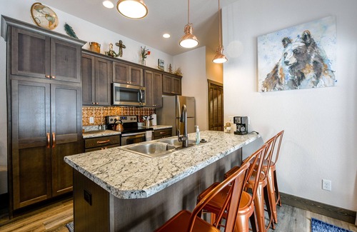 Cheyenne Crossing Cabina | ¡Su próxima cabaña nueva de 1BR en Cozy Escape cerca de Cheyenne Crossing / Spearfish Canyon!