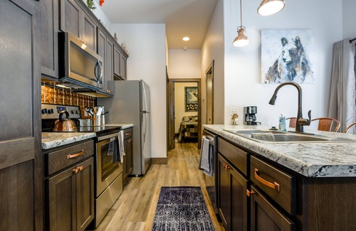 Cheyenne Crossing Cabina | ¡Su próxima cabaña nueva de 1BR en Cozy Escape cerca de Cheyenne Crossing / Spearfish Canyon!