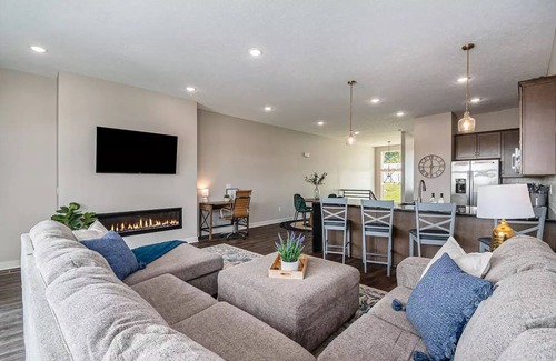 Omaha Casa | Your Omaha Escape - Luxe End-Unit +2 Master Suites