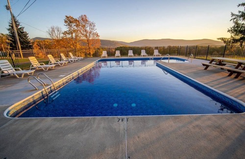 East Jewett Casa | ***Your Own Estate***