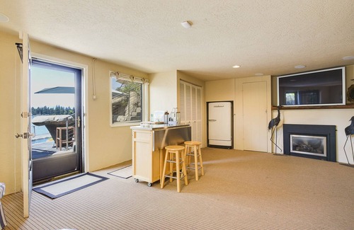 Bremerton Casa | Su propio oasis urbano privado