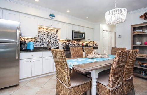 Sanibel Condominio | Your Perfect Getaway Awaits: Sanibel Island villa with private beach - Pet - Friendly Signal Inn 11