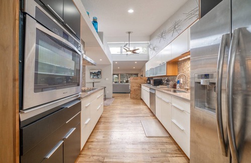 Mid America Casa | The Pedal Pad: Rustic Charm Meets Modern Comfort – Lakefront Escape with Sun Porch, Dock & Fire Pit!