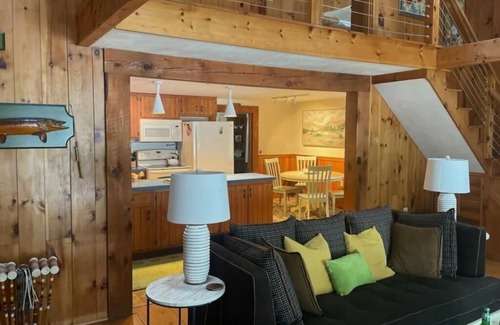 Wayne Casa | Your Trail's End in Maine