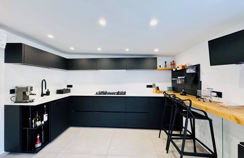 Meta Apartamento | YourHome - AC Luxury House