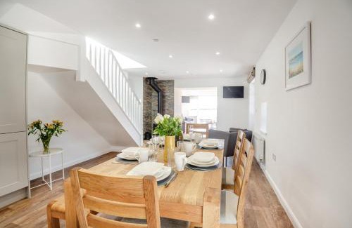 Llangefni Casa | Yr Hen Barlwr