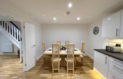 Pontypridd Casa | Yr Hen Bopty (The Old Bakery)