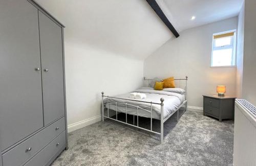 Pontypridd Casa | Yr Hen Bopty (The Old Bakery)