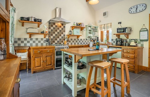 Llanedy Cabaña | Ysgubor Hir, PONTARDDULAIS