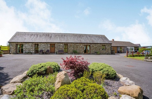 Llanedy Cabaña | Ysgubor Hir, PONTARDDULAIS