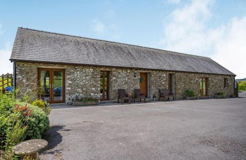 Llanedy Casa | Ysgubor Hir